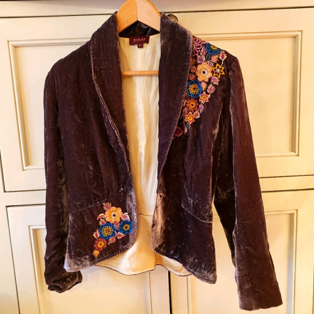 Velvet blazer embroidered floral